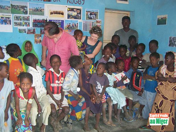 100_4514.jpg - Matériel scolaire, paramédical et sportif